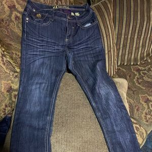Dereon Gently Used Dark Blue Women's Jeans.